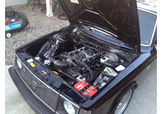 Illustration for article titled This Unassuming Volvo 242 Is A 10 Second Drag Strip Terror